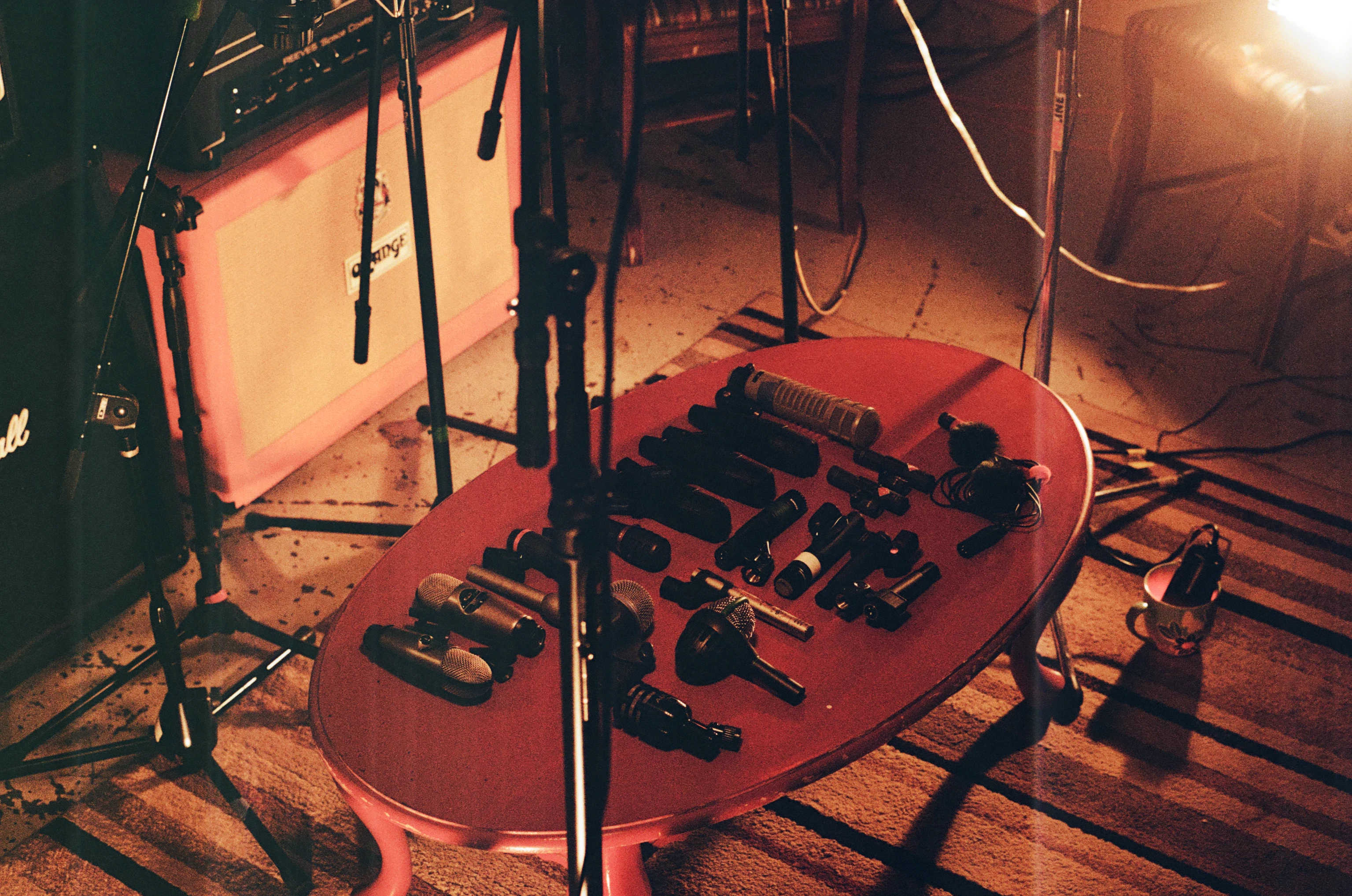Mic lockerless