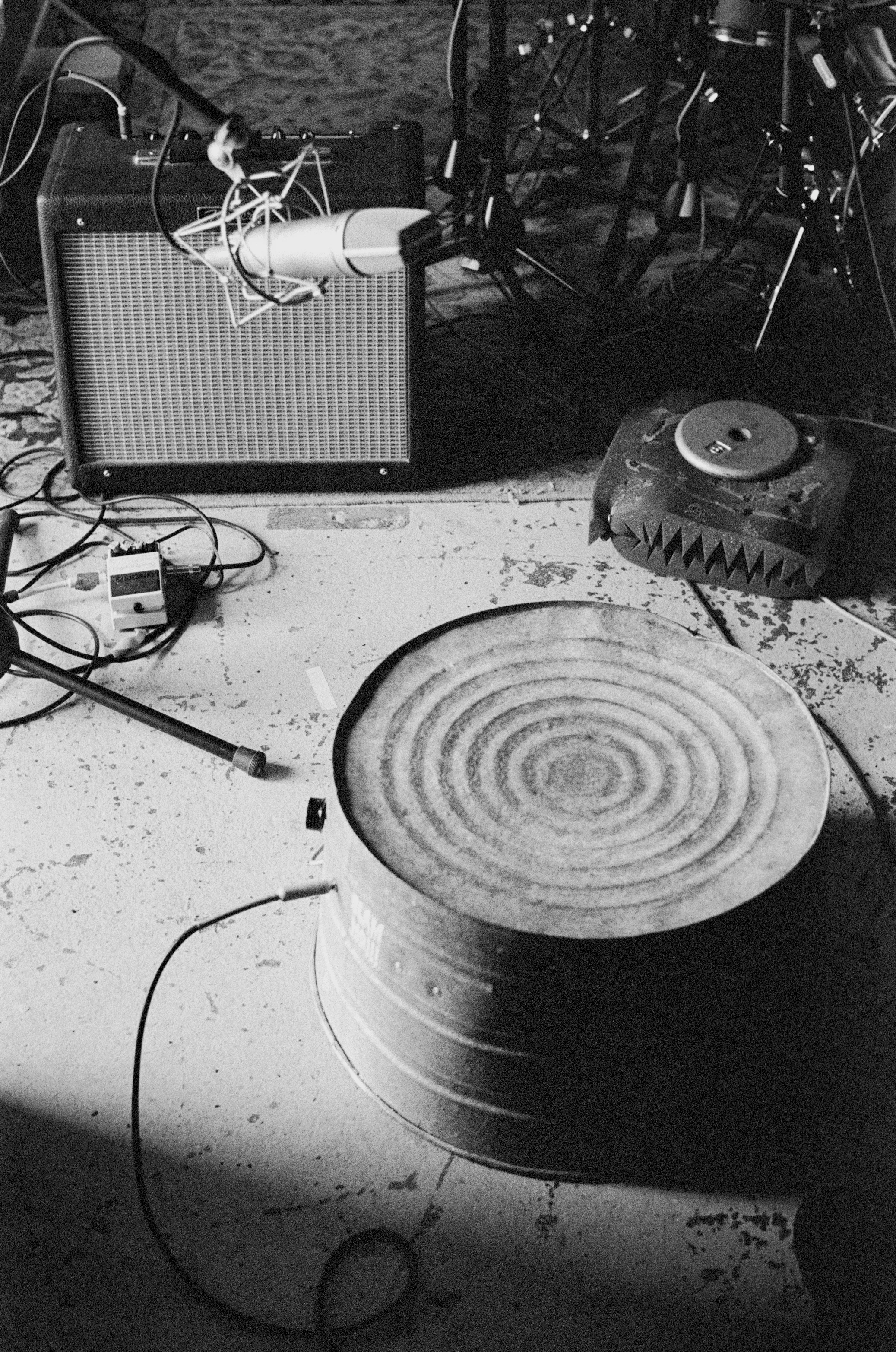 Run the wash bin through the amp