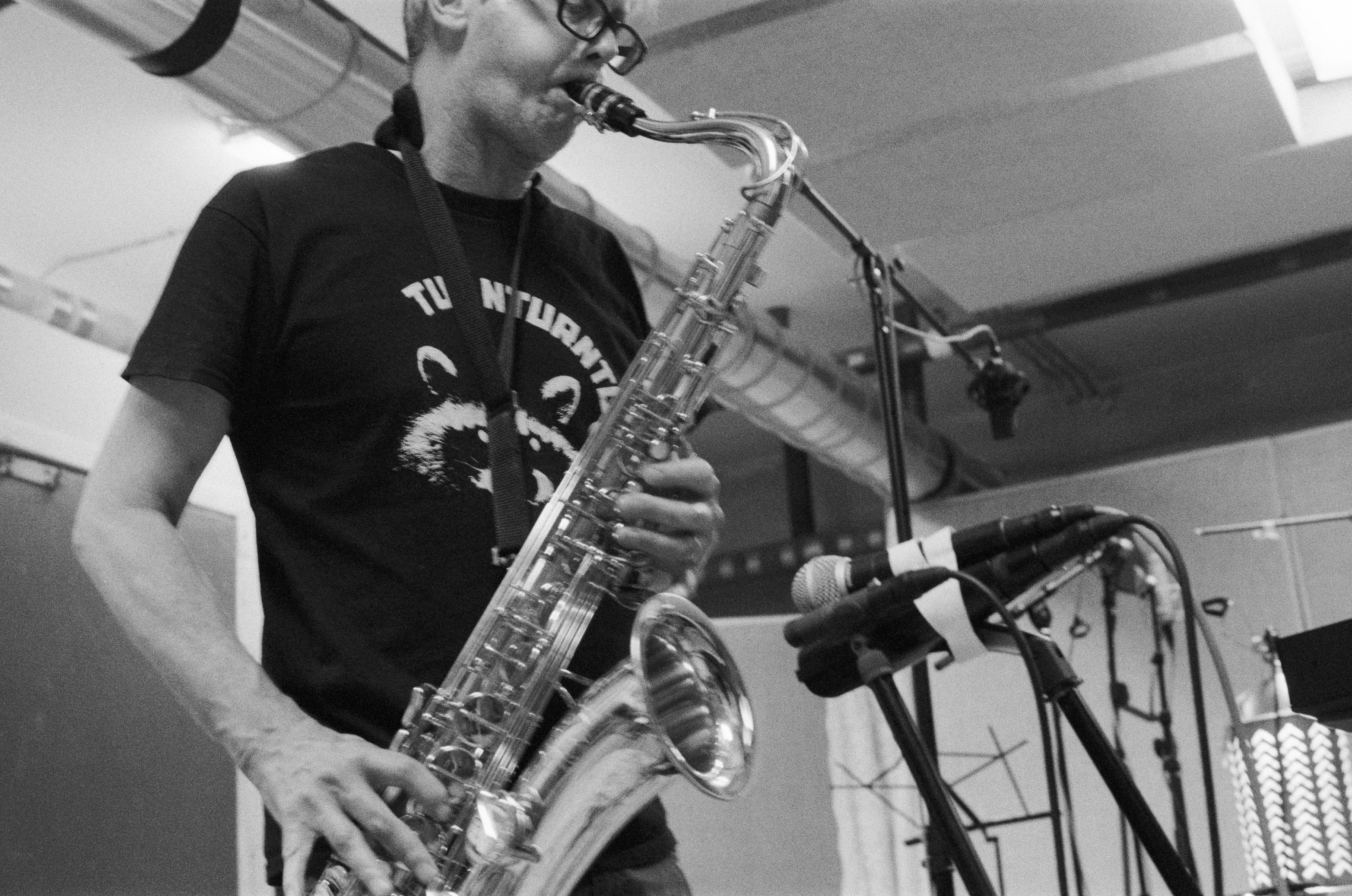 Layering sax through amps